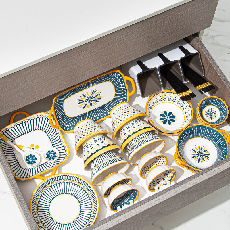 6-Piece Ceramic Dinnerware Set – Random Pattern Selection, Plates and Bowls Combination, High-Temperature Glazed Finish, Durable & Scratch-Resistant, Perfect for Everyday Dining and Entertaining